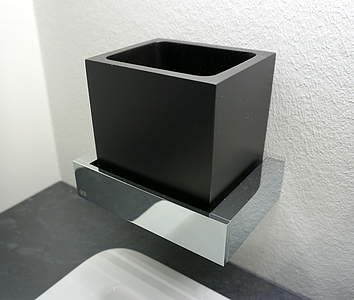 Gessi Rettangolo Glashalter 20808 Metall Schwarz Gebürstet PVD mit Becher schwarz; 20808707 